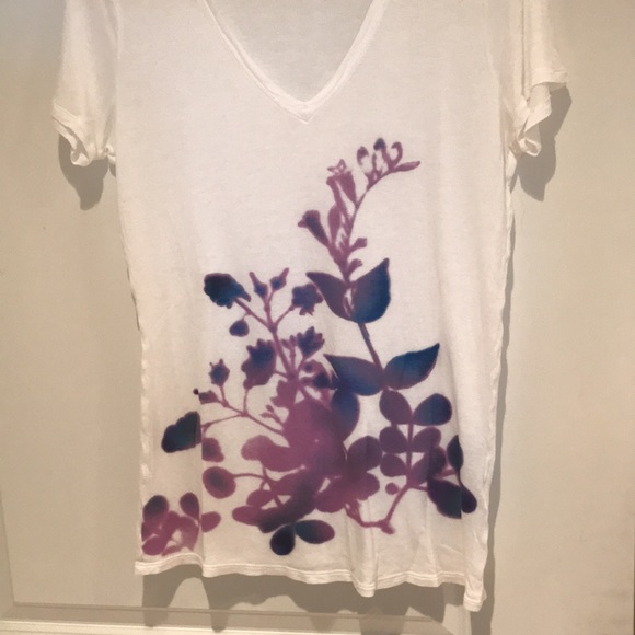 V Neck Banana Republic flowery Tee - Picture 5 of 5